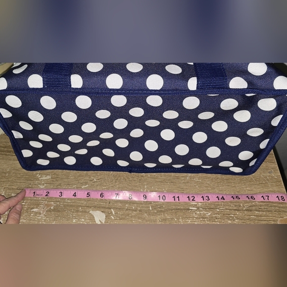NWOT Kate Spade Navy Blue & White Polka Dot Insulated Cooler Shoulder Bag Large - Picture 7 of 9